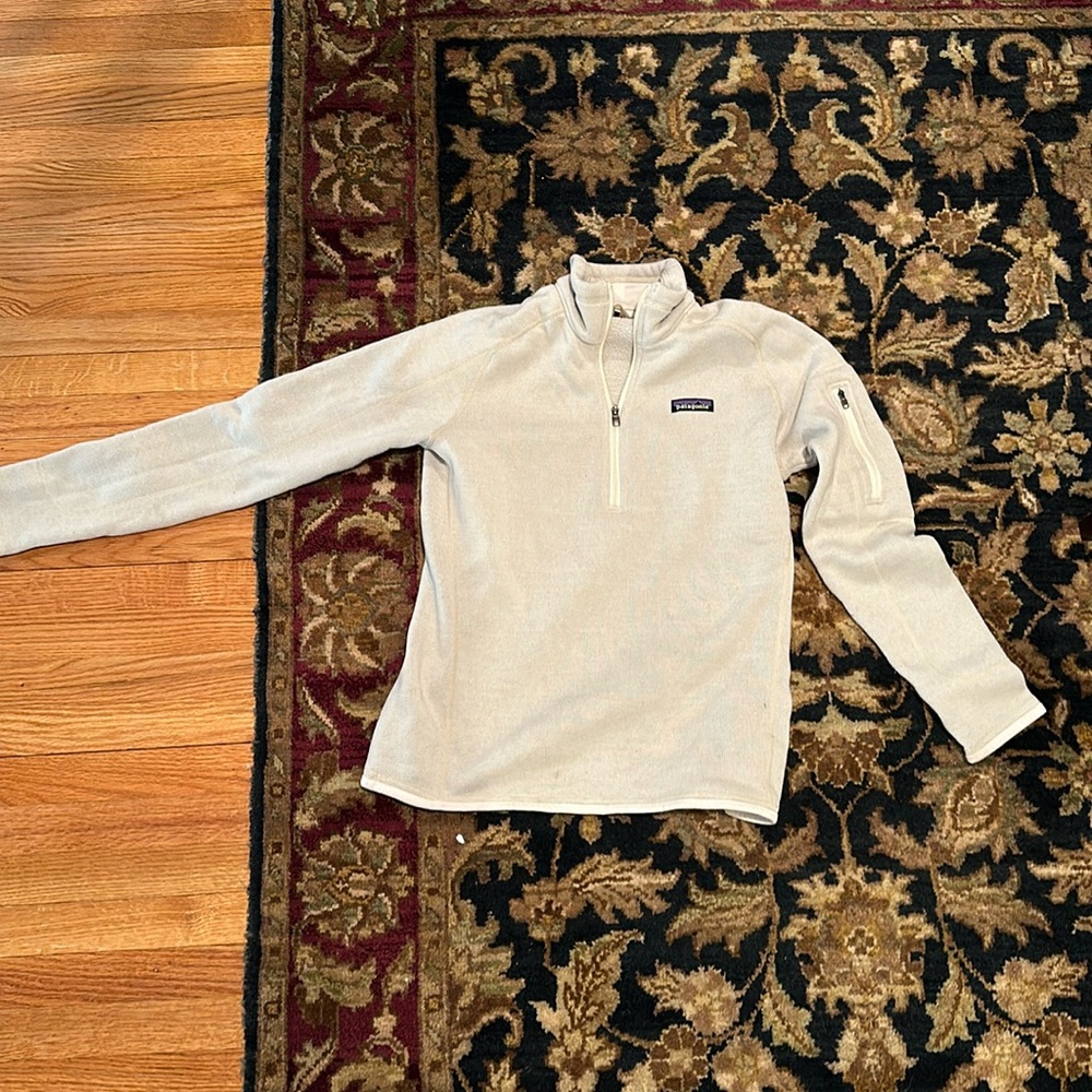 Patagonia woman’s small cream quarter zip